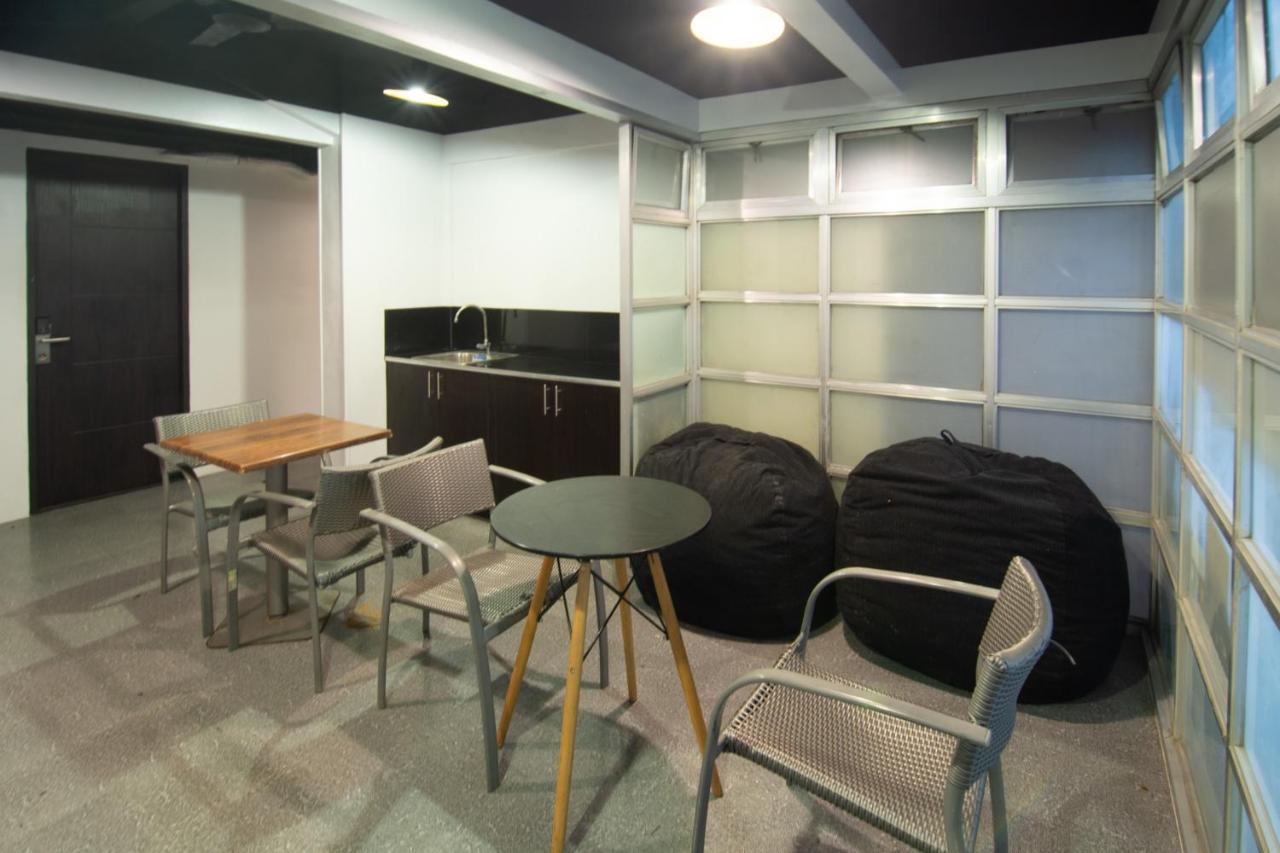 פאסאי Ark Hostel City Center Manila מראה חיצוני תמונה