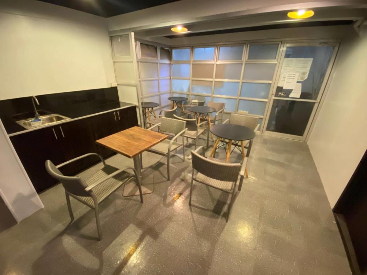 פאסאי Ark Hostel City Center Manila מראה חיצוני תמונה